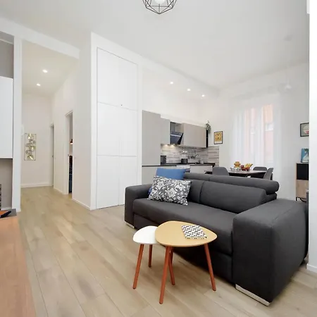 Апартаменты Ych- Urban Style Flat Near San Giovanni