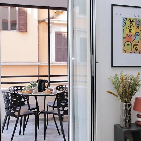 Ych- Urban Style Flat Near San Giovanni Рим