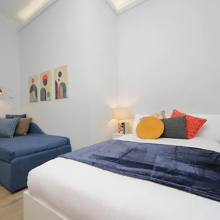 Апартаменты Ych- Urban Style Flat Near San Giovanni Рим