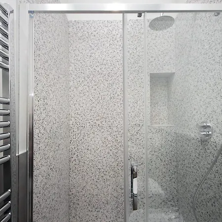 Ych- Urban Style Flat Near San Giovanni Апартаменты *