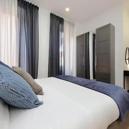 Ych- Urban Style Flat Near San Giovanni * Рим