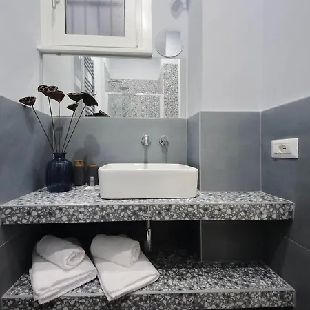Ych- Urban Style Flat Near San Giovanni * Рим