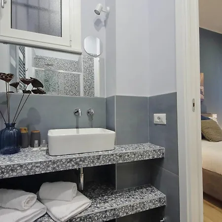 Ych- Urban Style Flat Near San Giovanni Апартаменты *
